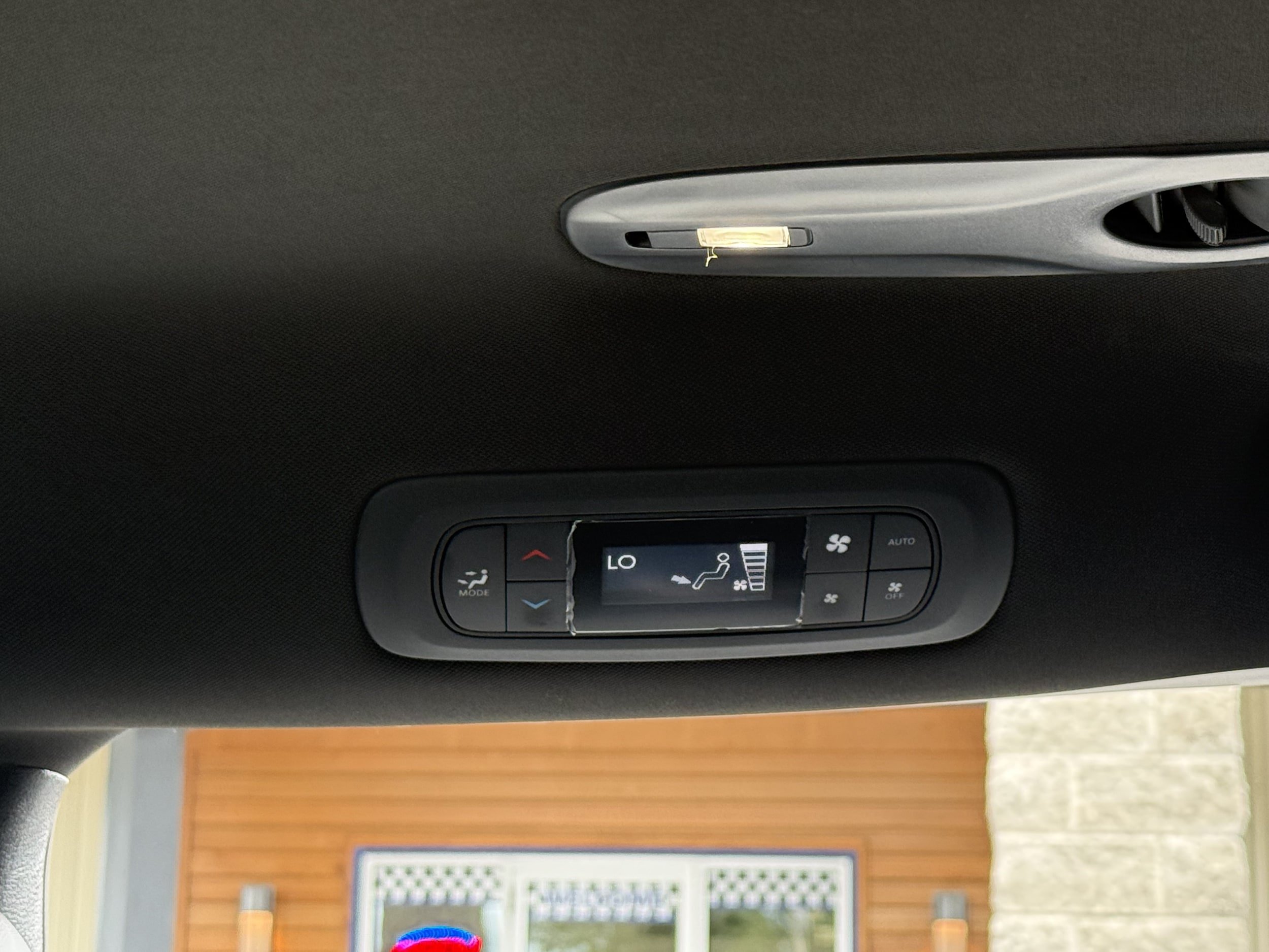 Used 2025 Chrysler Pacifica Select FWD image 24