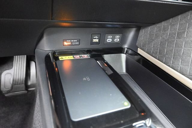 Used 2025 Toyota Camry XLE AWD/4WD image 20