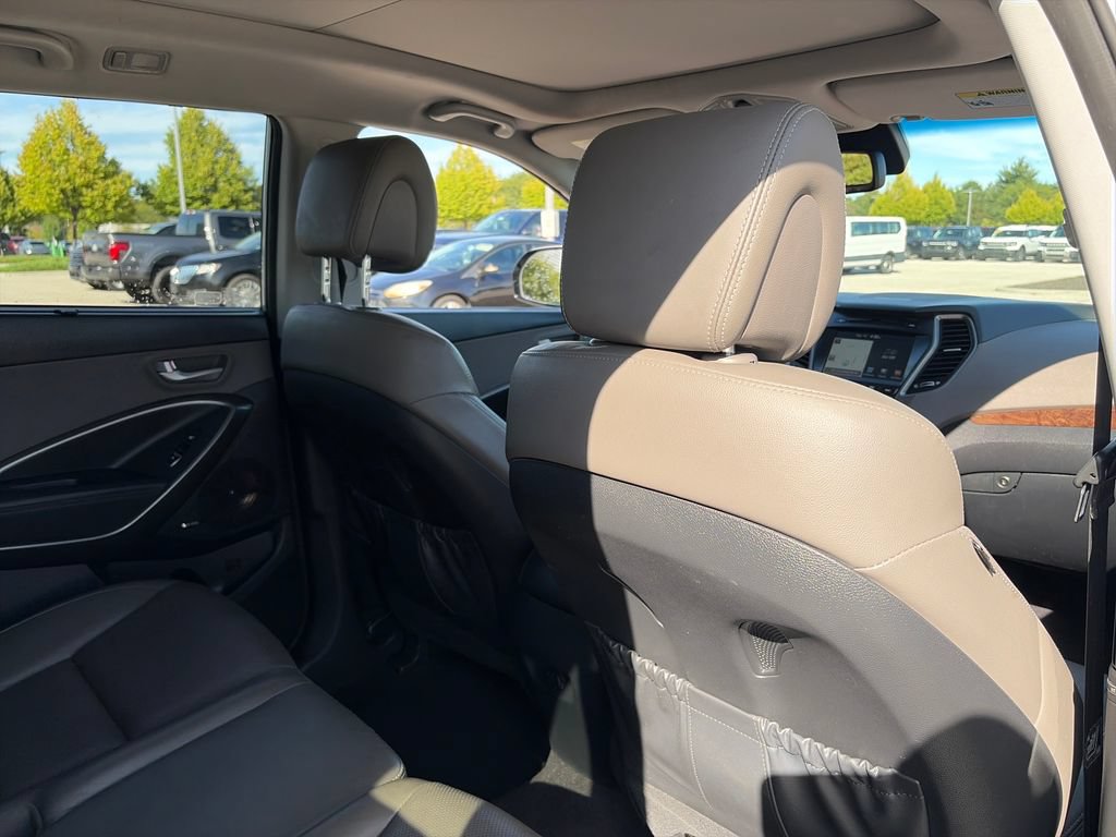 Used 2017 Hyundai Santa Fe AWD image 33