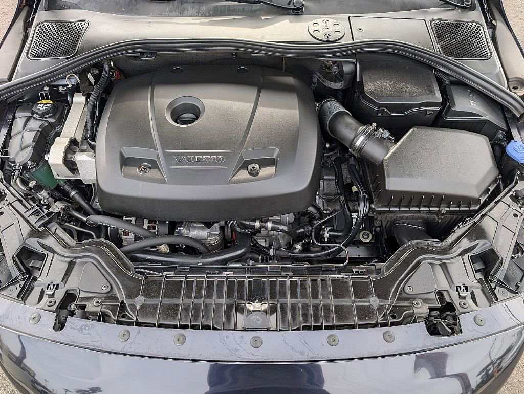 Used 2017 Volvo V60 T5 Premier w/ Convenience Package image 15