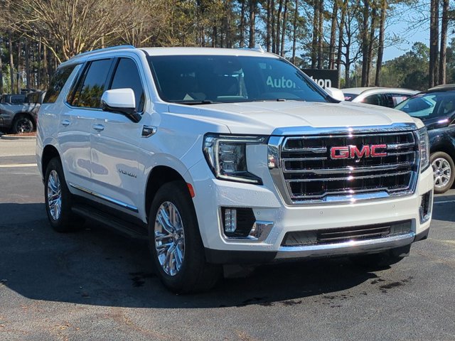 Used 2023 GMC Yukon SLT w/ SLT Luxury Package image 3