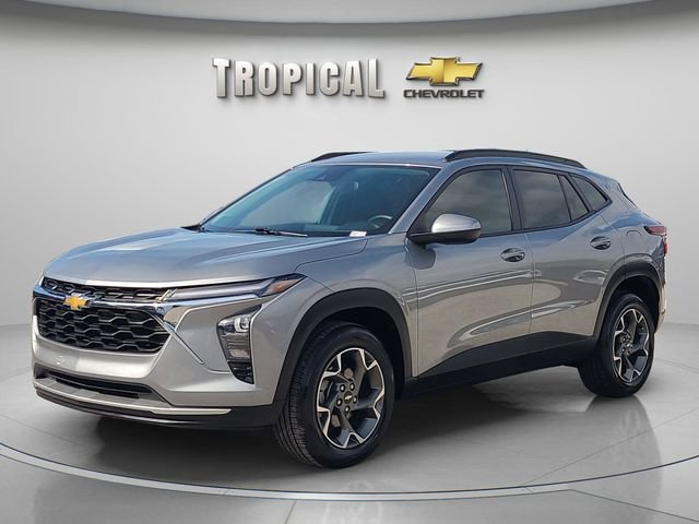 Used 2024 Chevrolet Trax LT w/ Driver Confidence Package FWD image 1