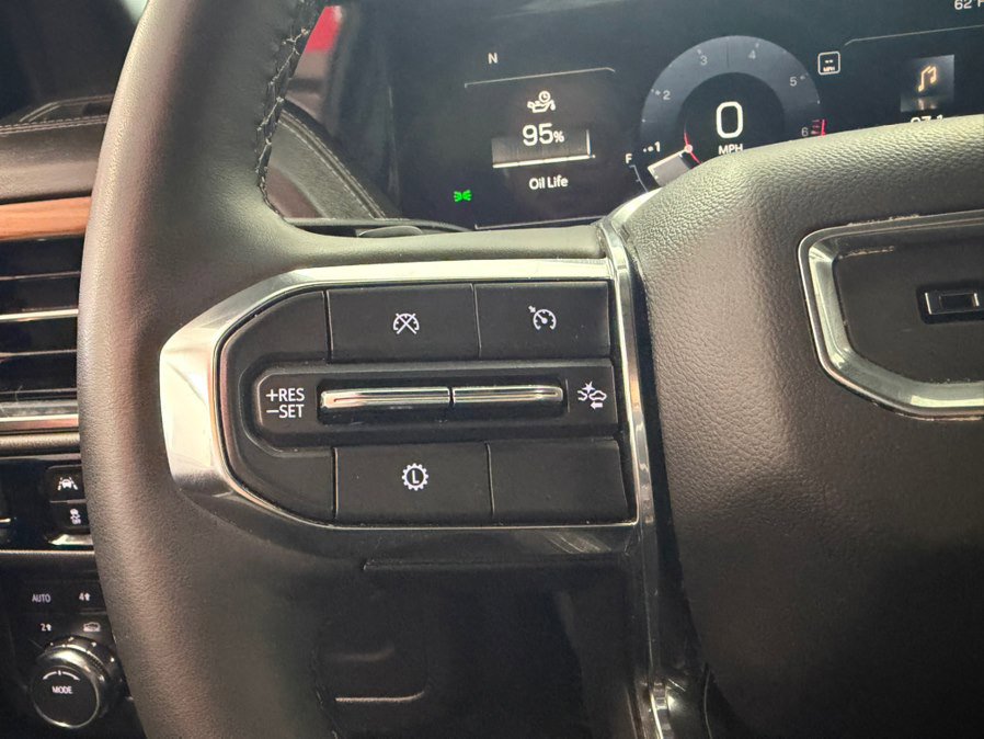 Used 2025 GMC Yukon Denali AWD/4WD image 39