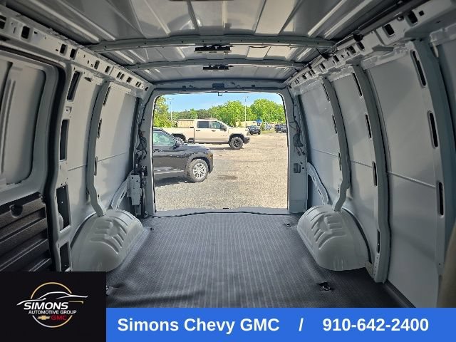 Used 2025 GMC Savana 3500 RWD image 26
