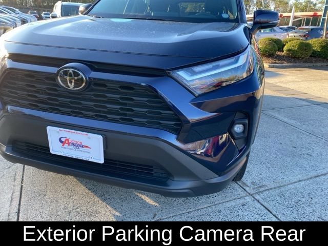 Used 2022 Toyota RAV4 XLE Premium AWD/4WD image 17