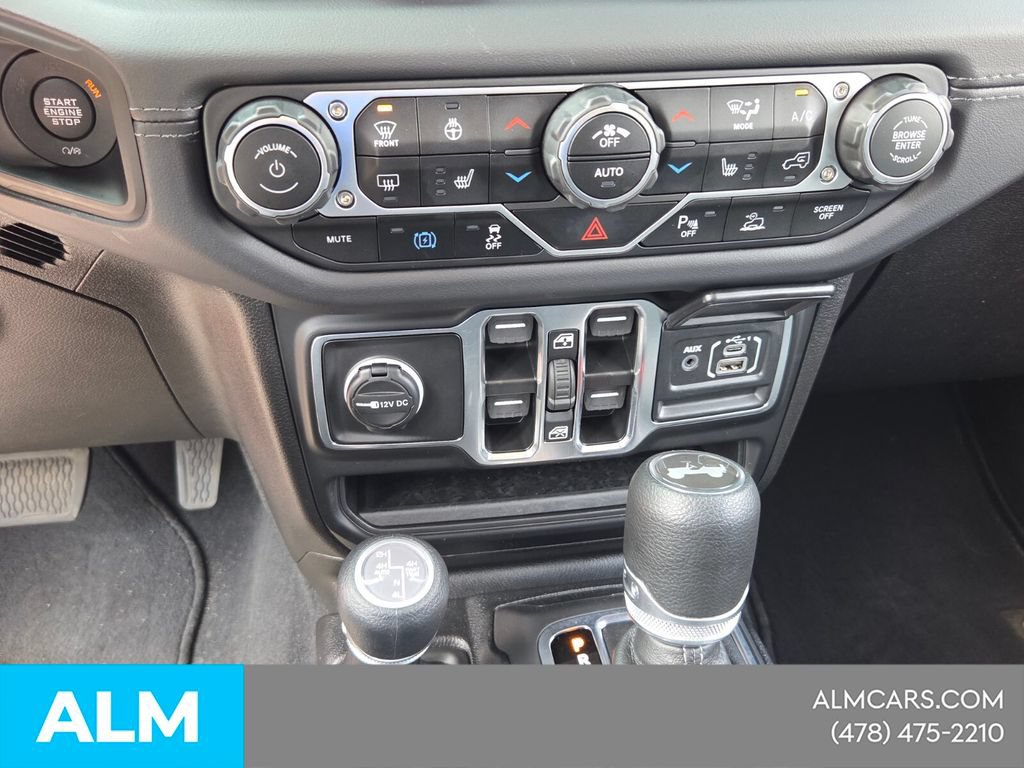 Used 2025 Jeep Wrangler Unlimited Sahara w/ Safety Group AWD/4WD image 23