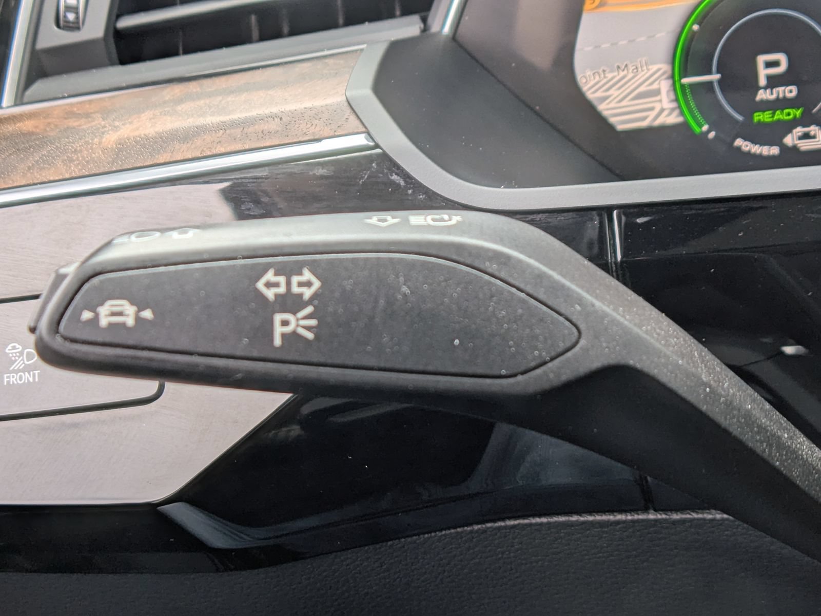 Used 2019 Audi e-tron Prestige w/ Prestige Package AWD/4WD image 32