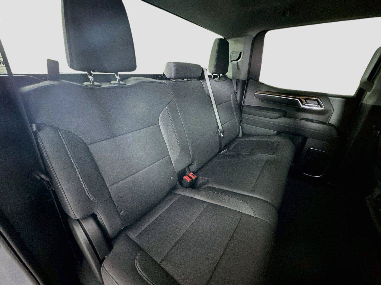 Used 2025 Chevrolet Silverado 1500 LT AWD/4WD image 19