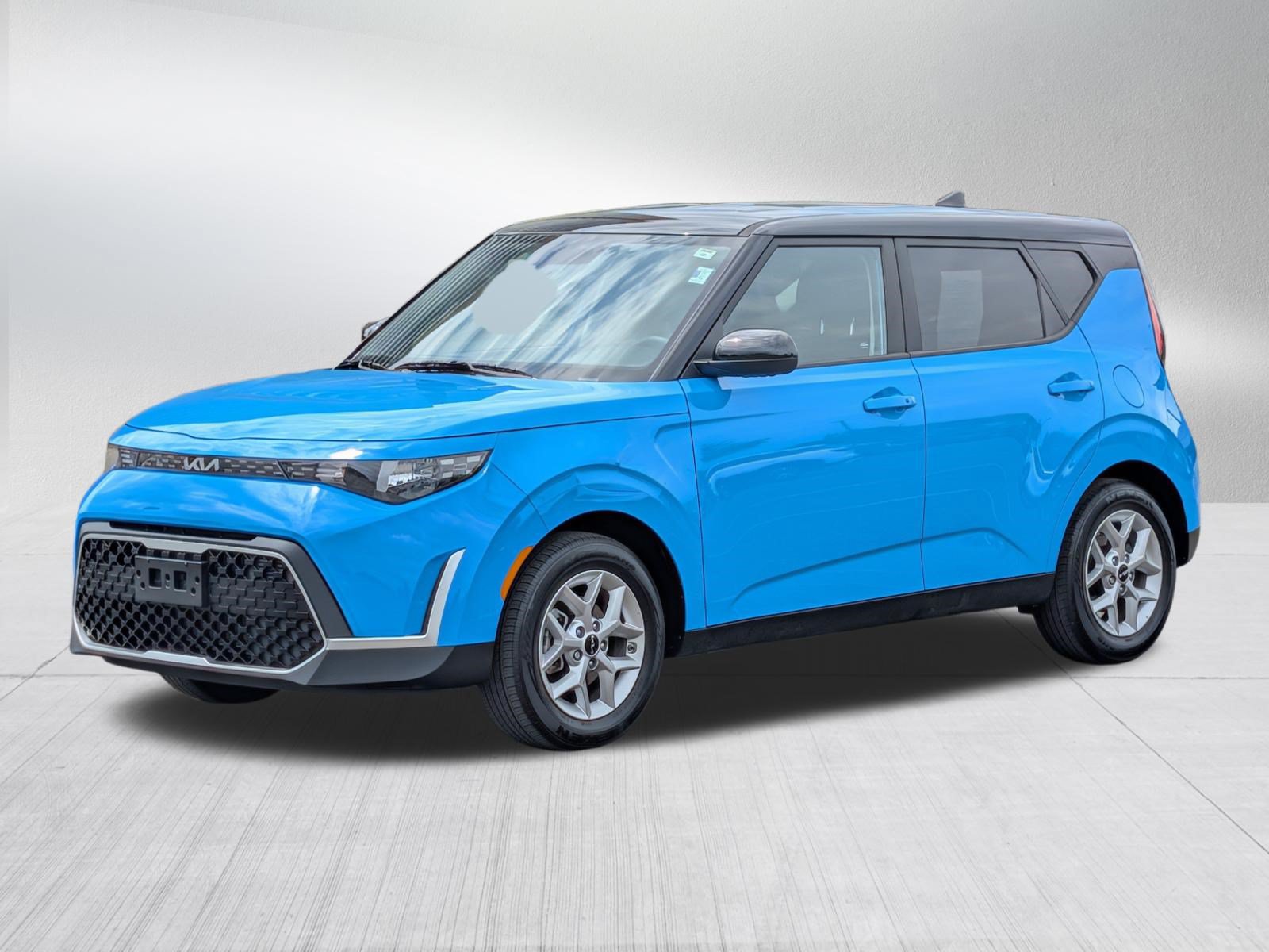 Certified 2025 Kia Soul S FWD image 3