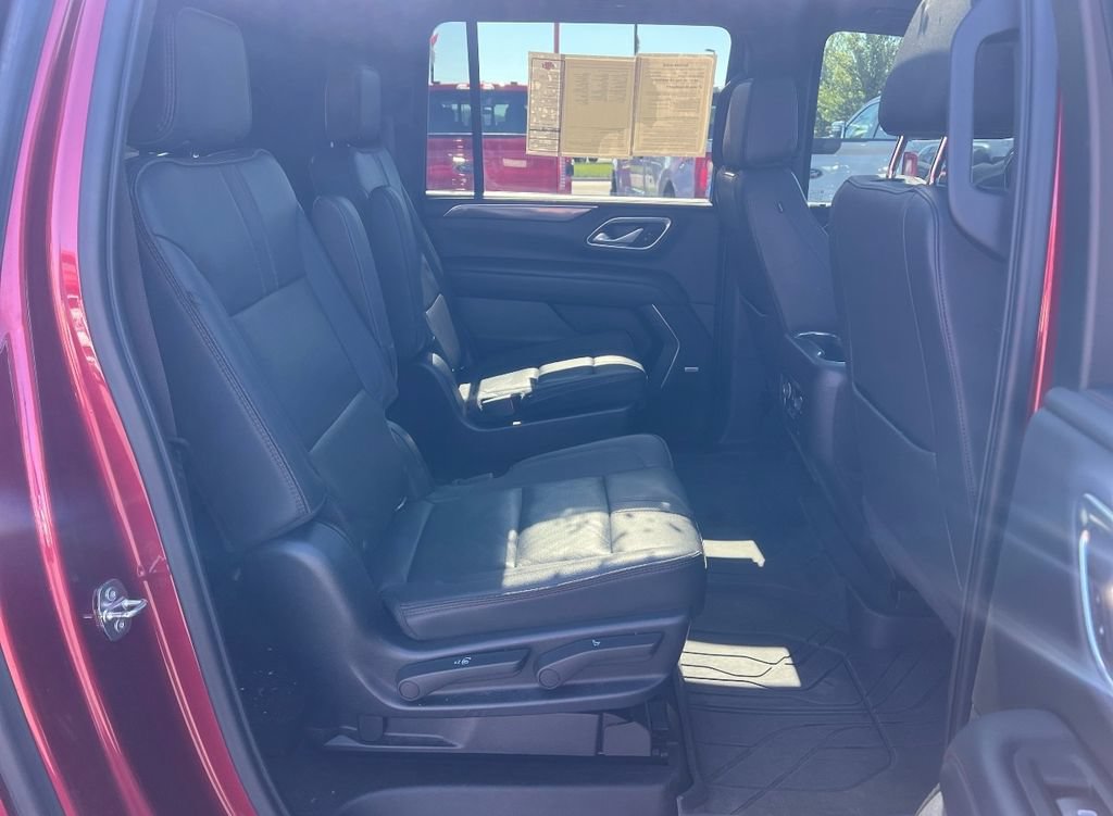 Used 2022 Chevrolet Suburban RST w/ Luxury Package AWD/4WD image 43