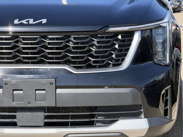 Used 2025 Kia Sorento LX FWD image 8