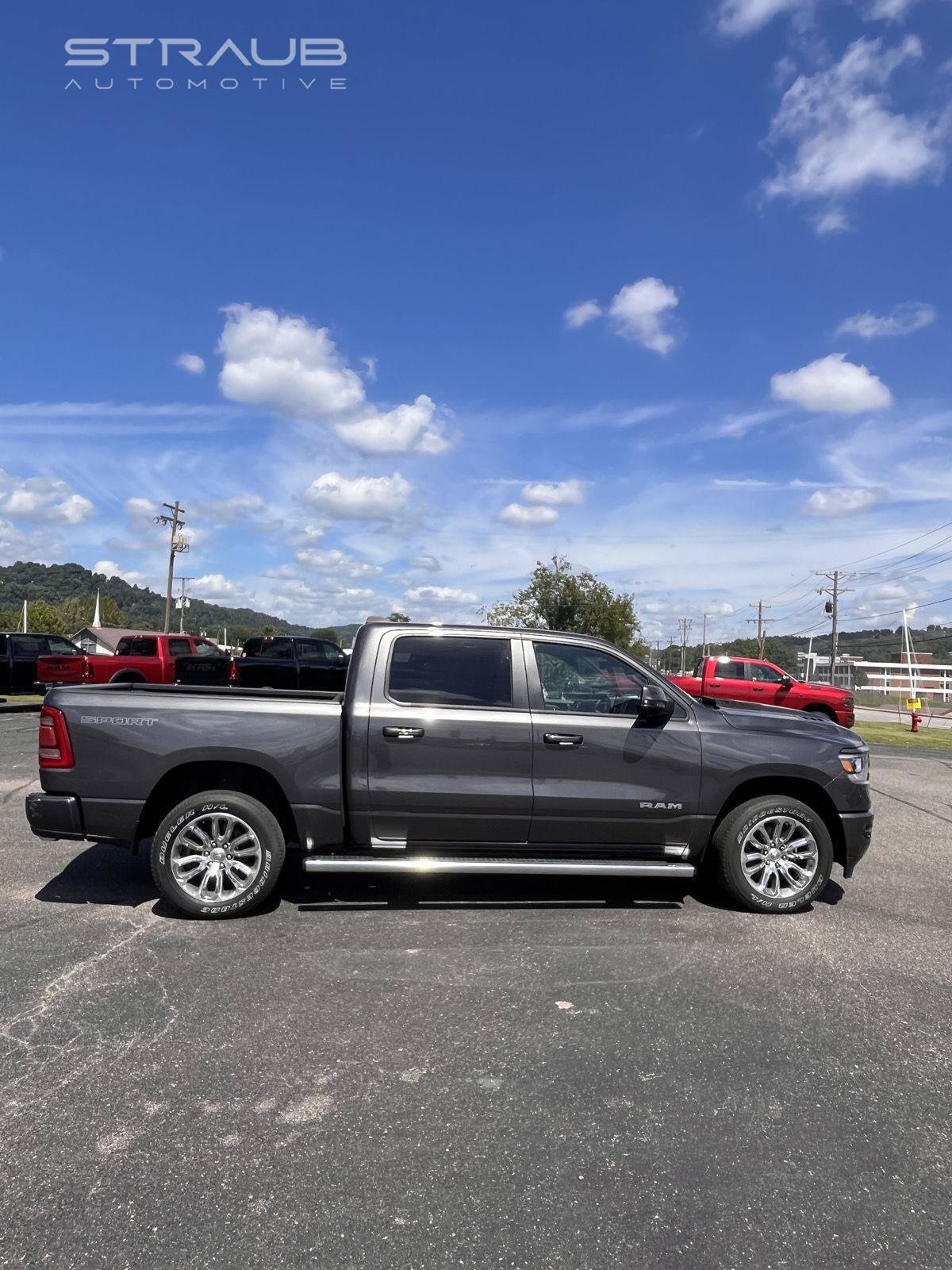 Used 2023 RAM 1500 Laramie AWD/4WD image 9