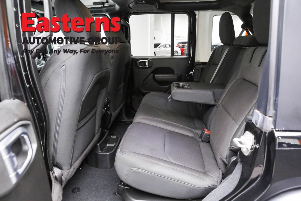 Used 2023 Jeep Wrangler Unlimited w/ Dual Top Group image 24