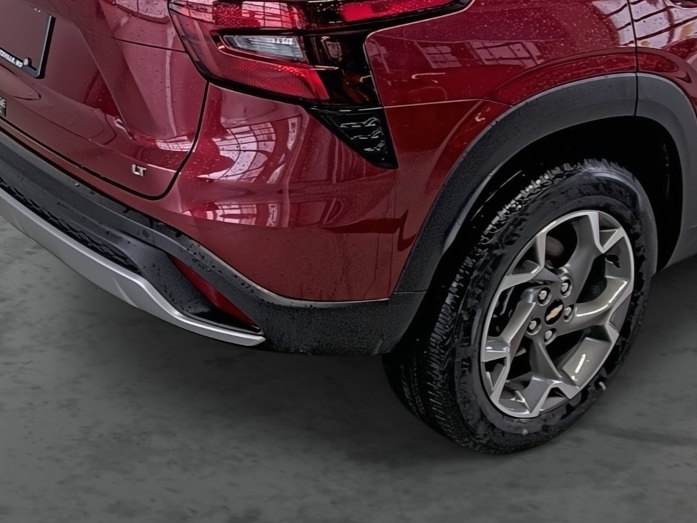 Used 2025 Chevrolet Trax LT w/ Driver Confidence Package FWD image 13