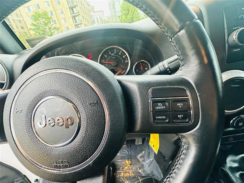 Used 2015 Jeep Wrangler Unlimited Sahara image 6