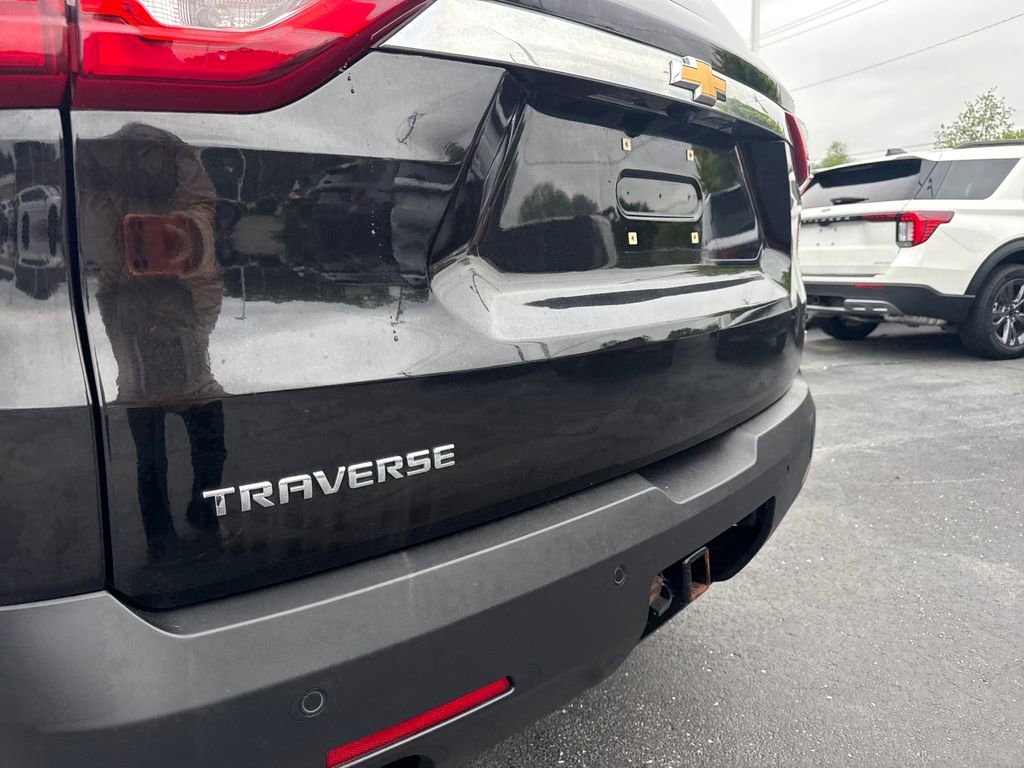 Used 2018 Chevrolet Traverse LT FWD image 12