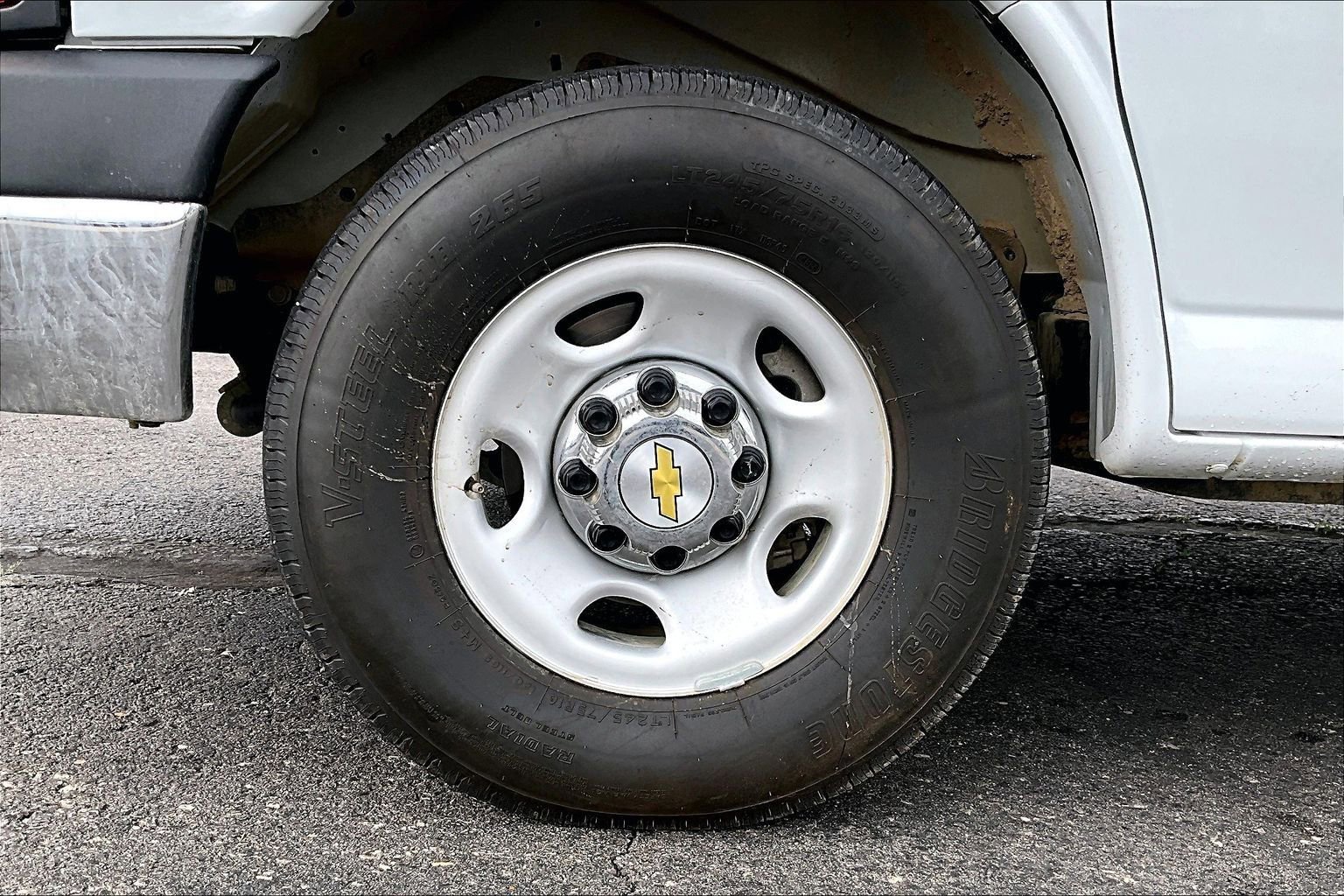 Used 2025 Chevrolet Express 2500 LT w/ LT Preferred Equipment Group RWD image 8