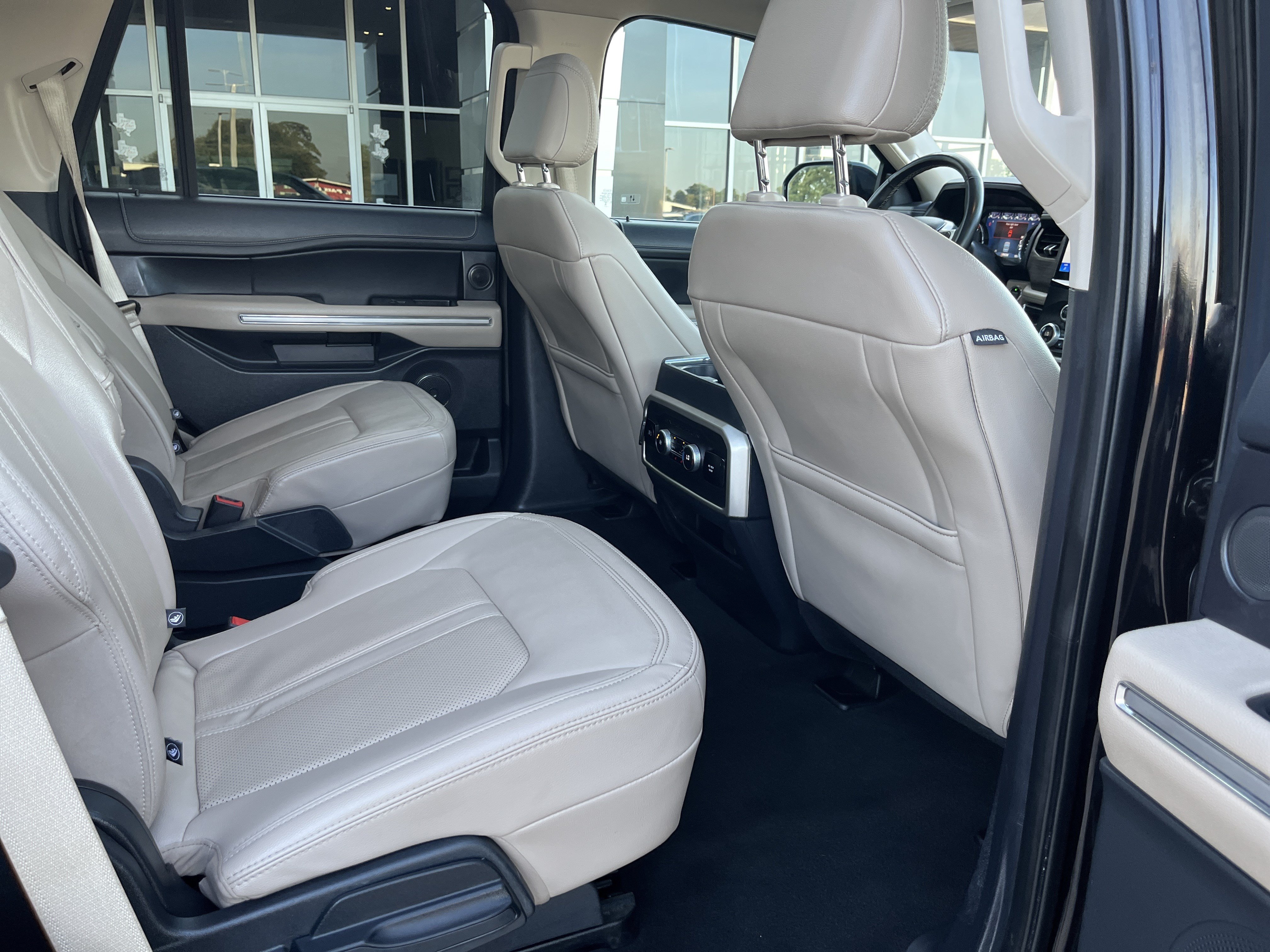 Used 2024 Ford Expedition Limited AWD/4WD image 18