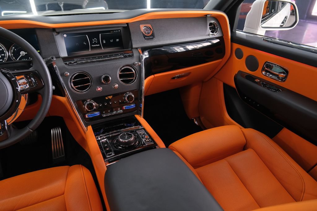 Used 2021 Rolls-Royce Cullinan AWD/4WD image 39