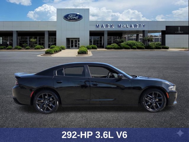 Used 2022 Dodge Charger SXT w/ Blacktop Package RWD image 7