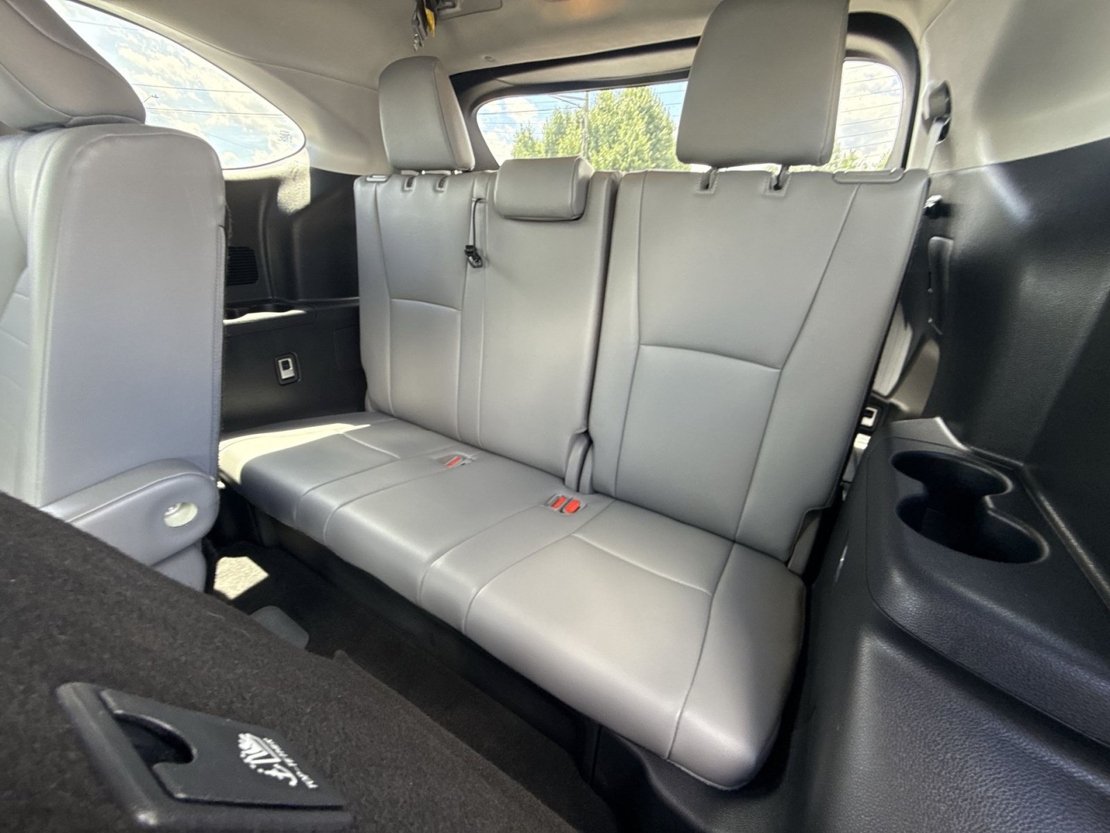 Used 2023 Toyota Highlander XLE AWD/4WD image 26