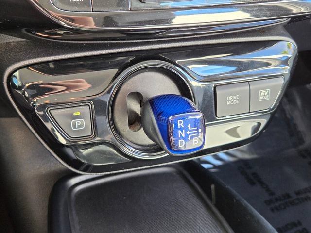 Used 2021 Toyota Prius LE FWD image 22