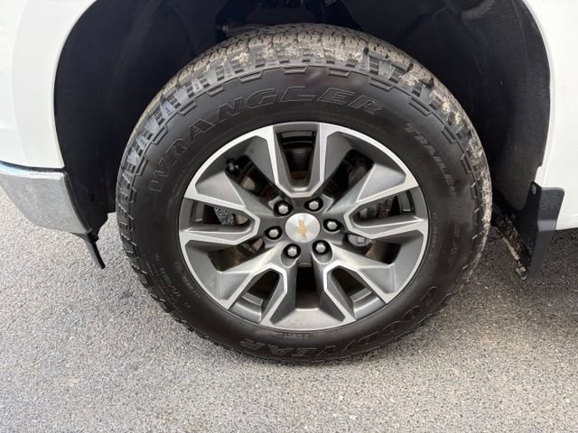Used 2024 Chevrolet Silverado 1500 LT AWD/4WD image 13