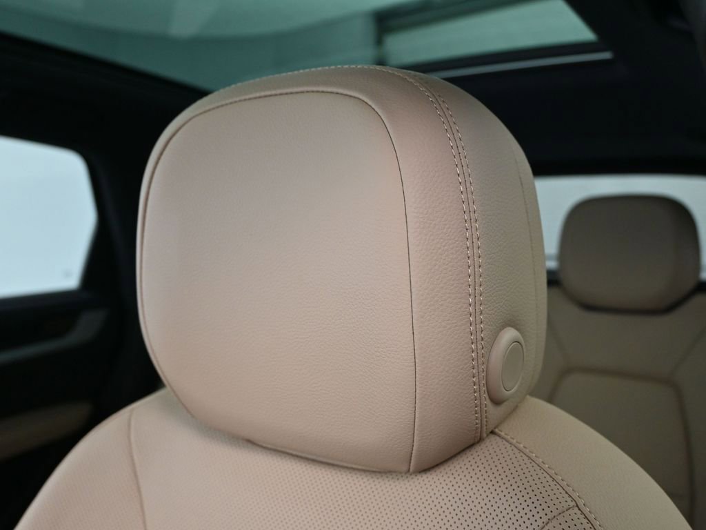 New 2026 Porsche Cayenne image 19