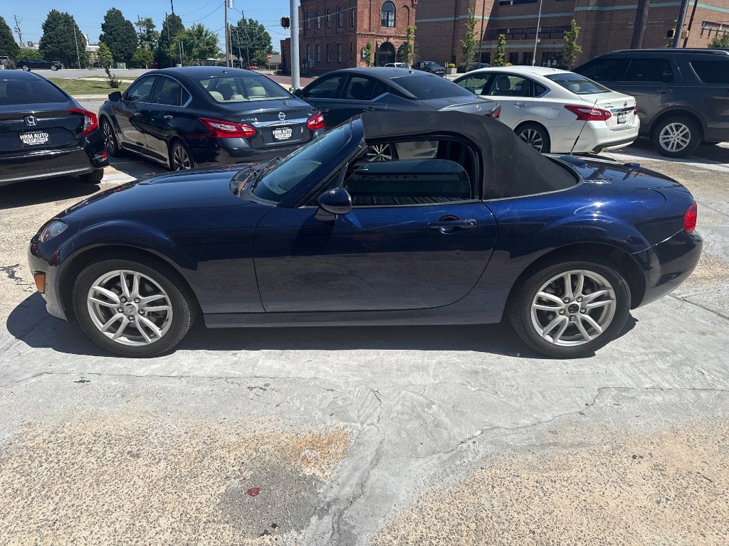 Used 2012 MAZDA MX-5 Miata Sport RWD image 7