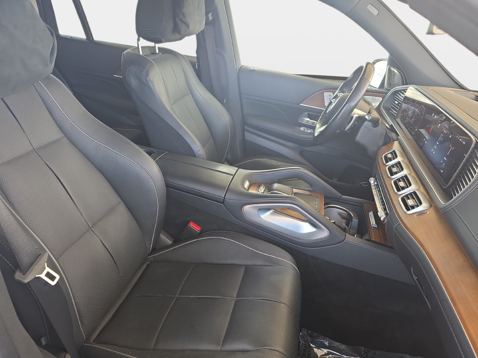 Used 2025 Mercedes-Benz GLS 580 4MATIC image 10