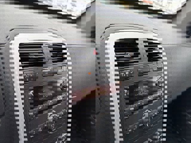 Used 2008 Pontiac Torrent 2WD w/ Preferred Package image 17