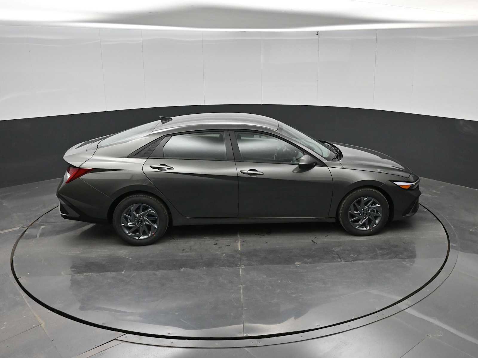 New 2026 Hyundai Elantra Hybrid FWD image 33
