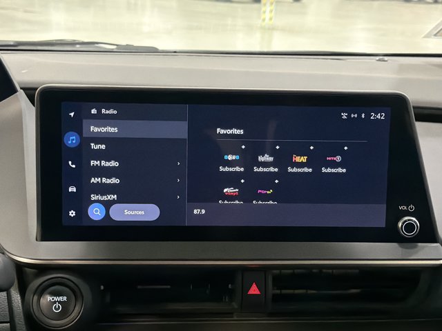 Used 2023 Toyota Prius Limited w/ Limited Premium Package FWD image 32