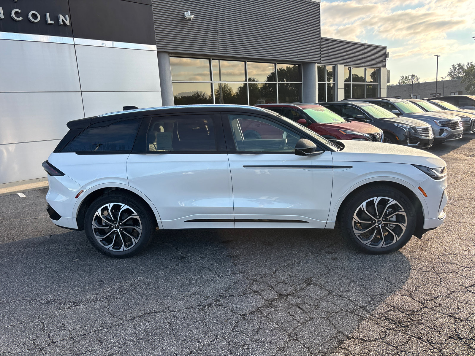 New 2026 Lincoln Nautilus Reserve AWD/4WD image 8