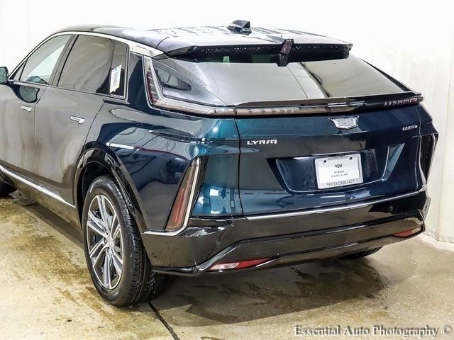 New 2025 Cadillac Lyriq Luxury w/ LPO, Floor Liner Package image 6