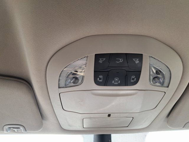 Used 2023 Chrysler Pacifica Touring-L FWD image 18