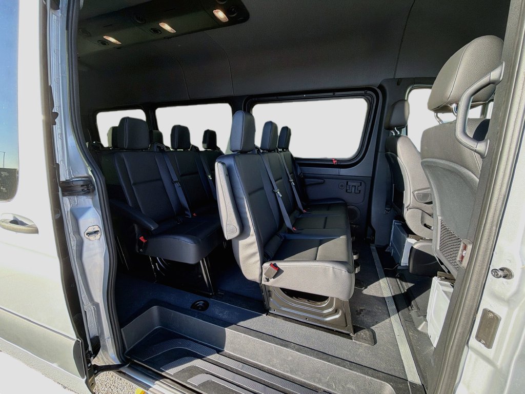 Used 2024 Mercedes-Benz Sprinter 2500 image 27