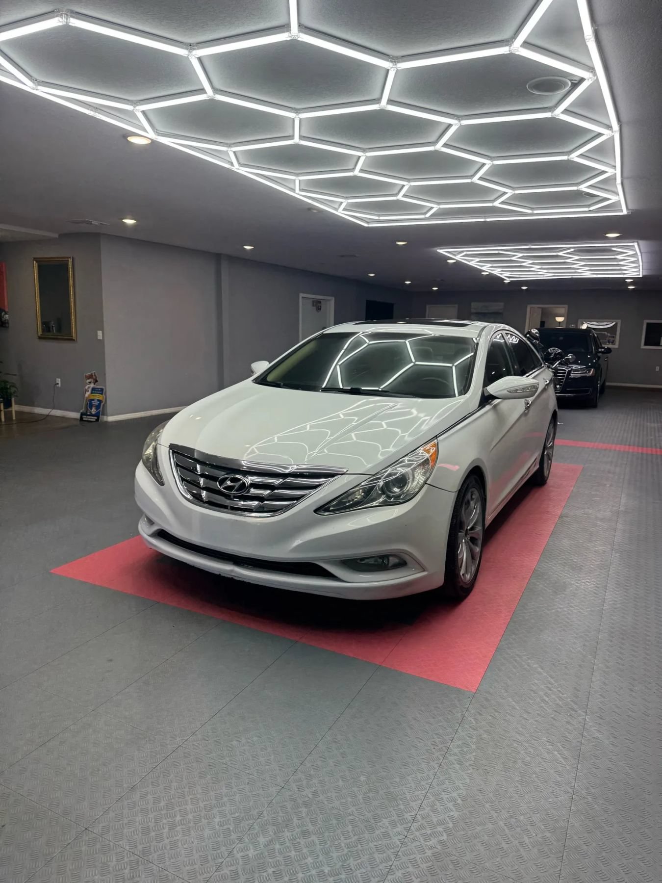 Used 2011 Hyundai Sonata Limited w/ Navigation Pkg 5 FWD image 3