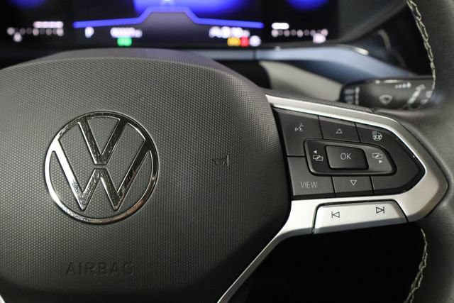 Used 2022 Volkswagen Taos SE w/ IQ.Drive SE Package FWD image 10