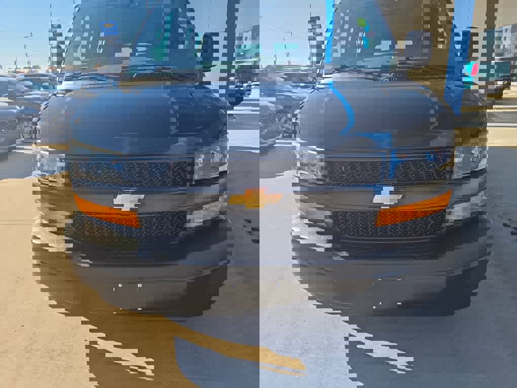 Used 2020 Chevrolet Express 3500 LS image 3