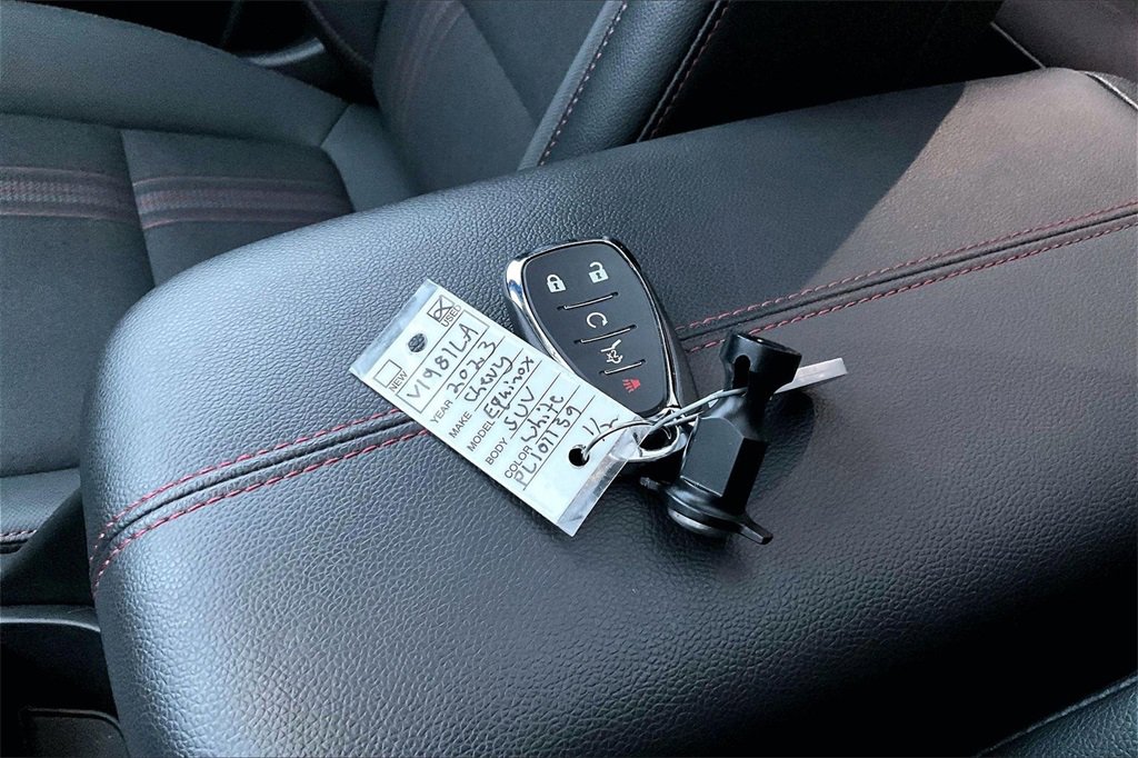 Used 2023 Chevrolet Equinox RS image 34