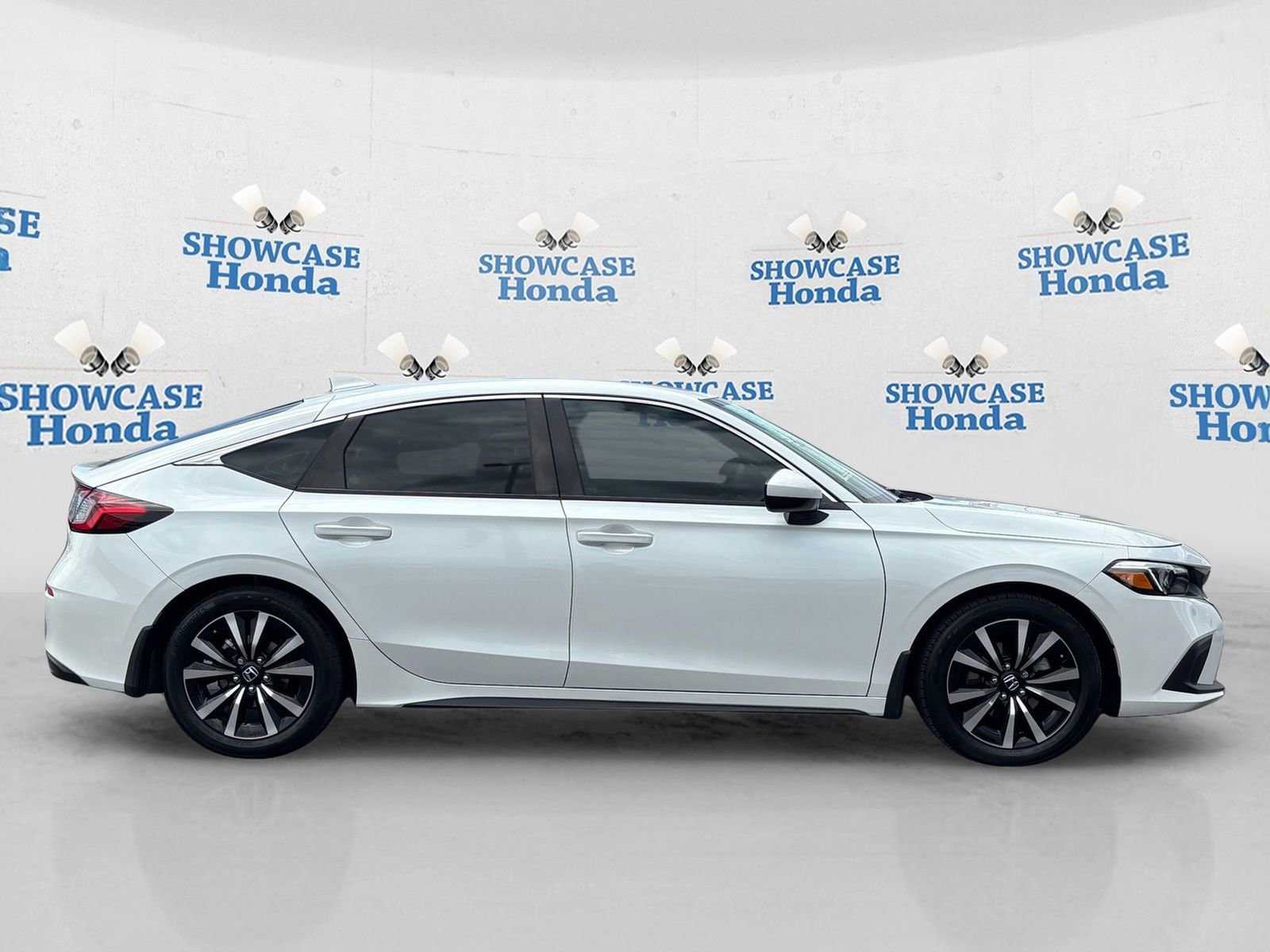Used 2024 Honda Civic EX-L image 9