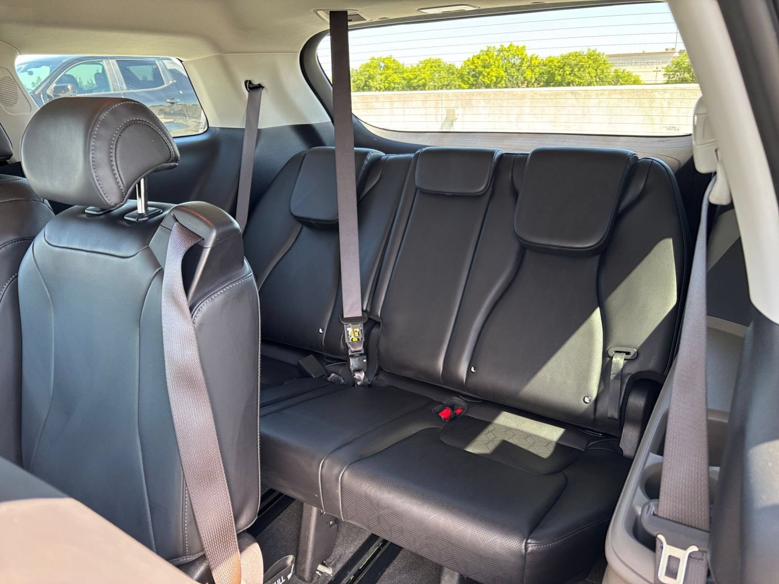 Used 2026 Kia Carnival FWD image 31