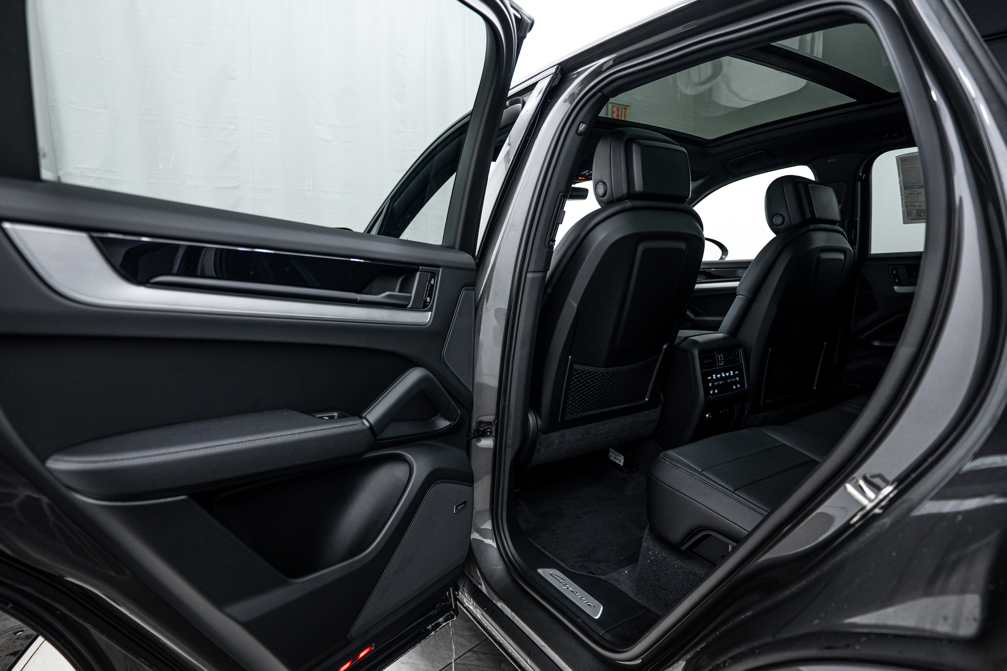 New 2026 Porsche Cayenne image 22