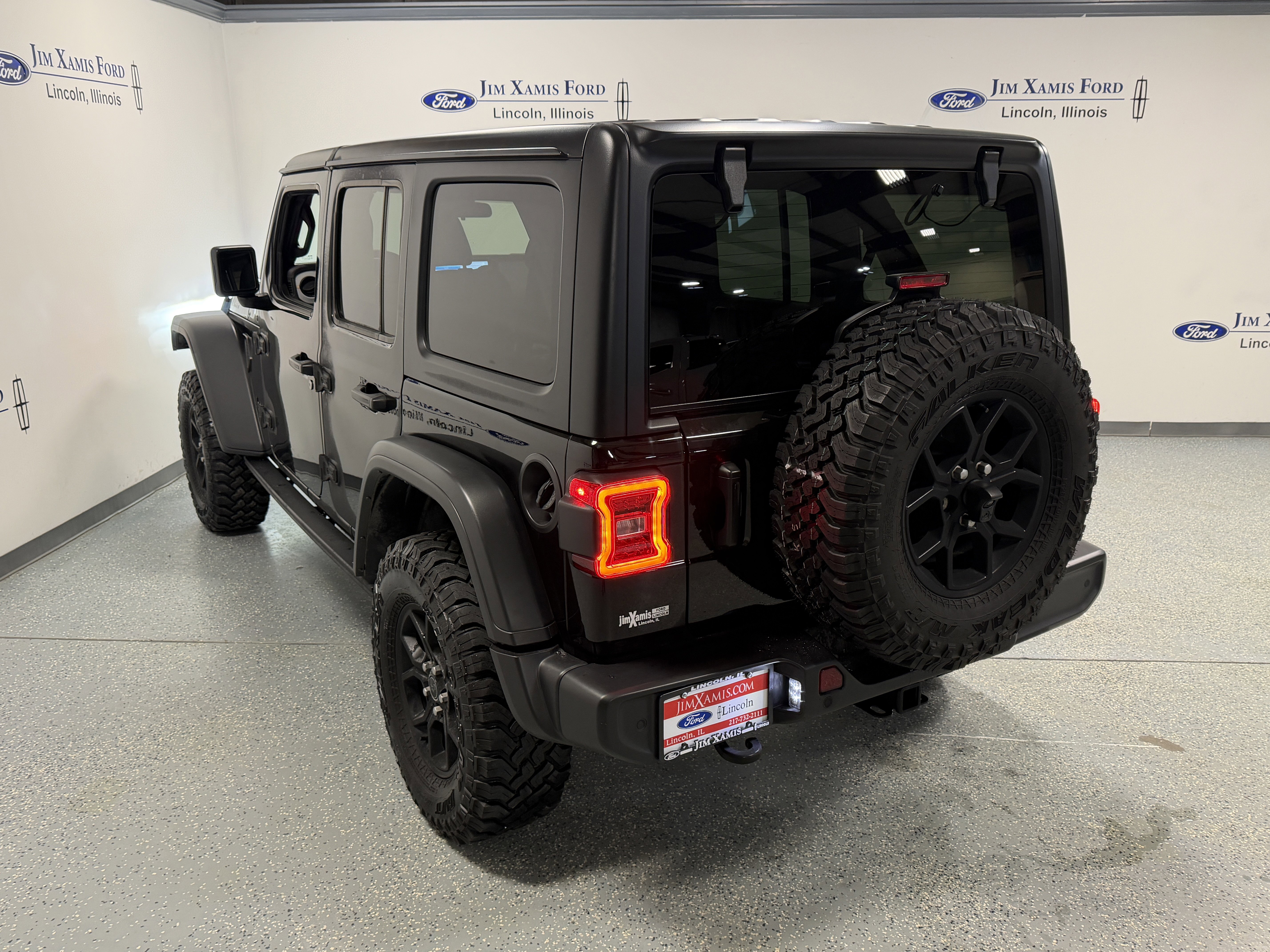 Used 2024 Jeep Wrangler Willys image 4