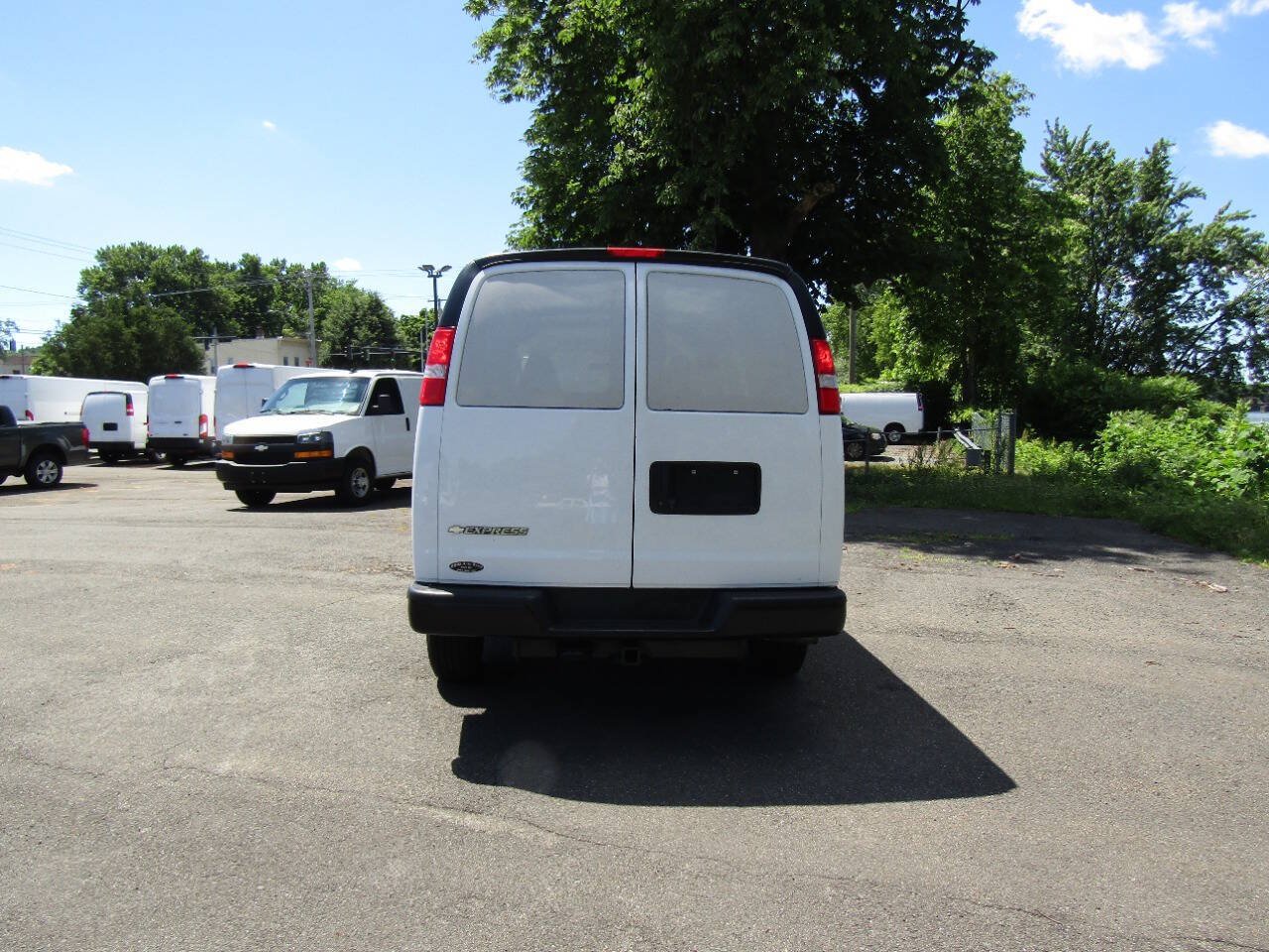 Used 2021 Chevrolet Express 2500 w/ Driver Convenience Package RWD image 5