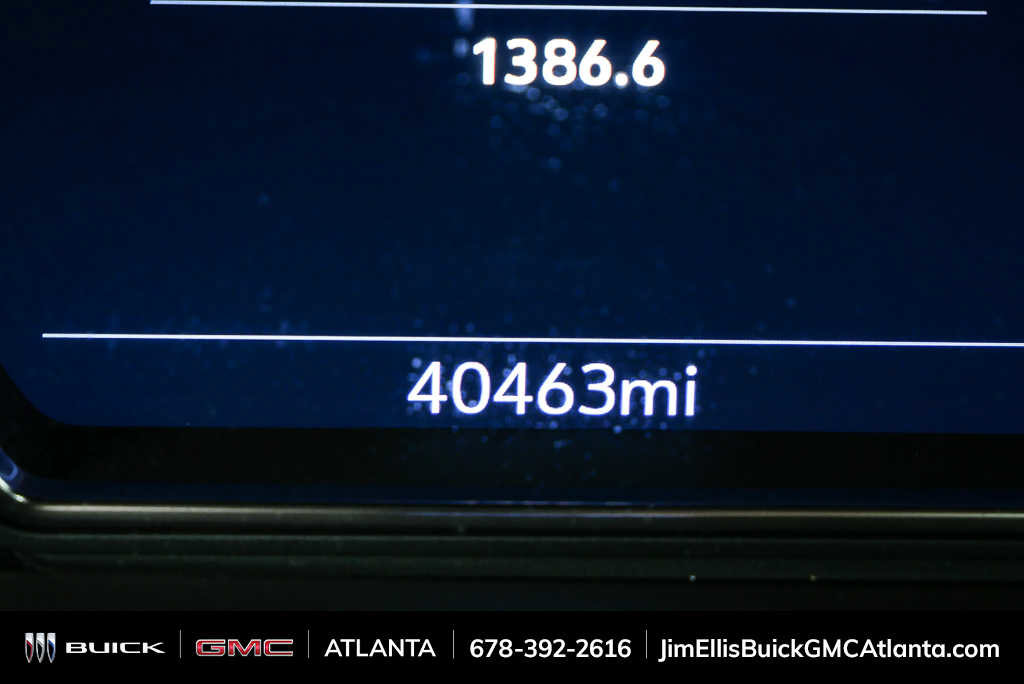 Used 2021 GMC Yukon SLT w/ SLT Premium Package image 9