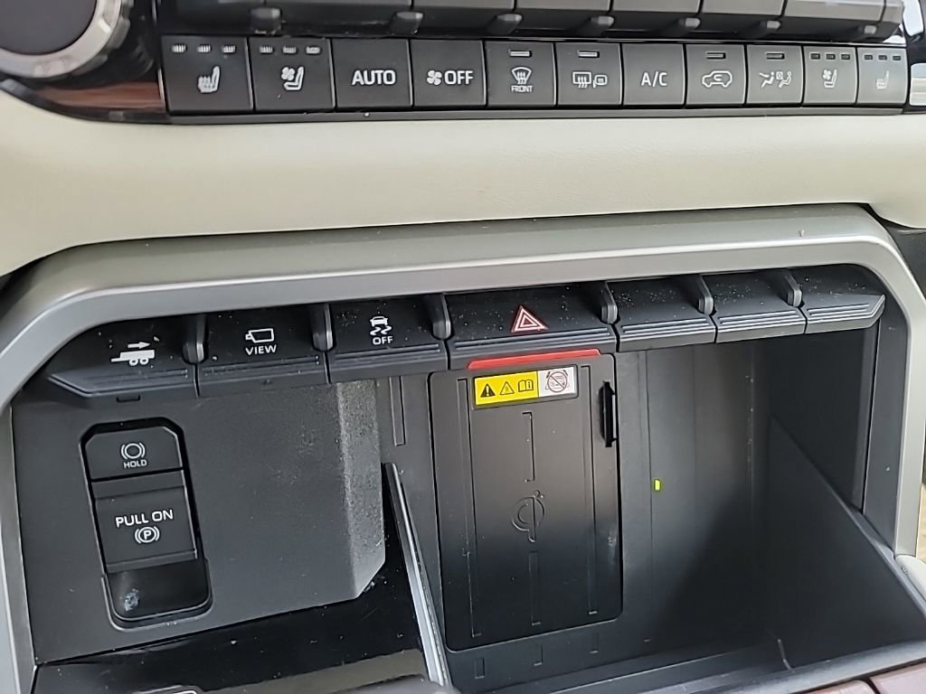 Used 2023 Toyota Sequoia Capstone image 22