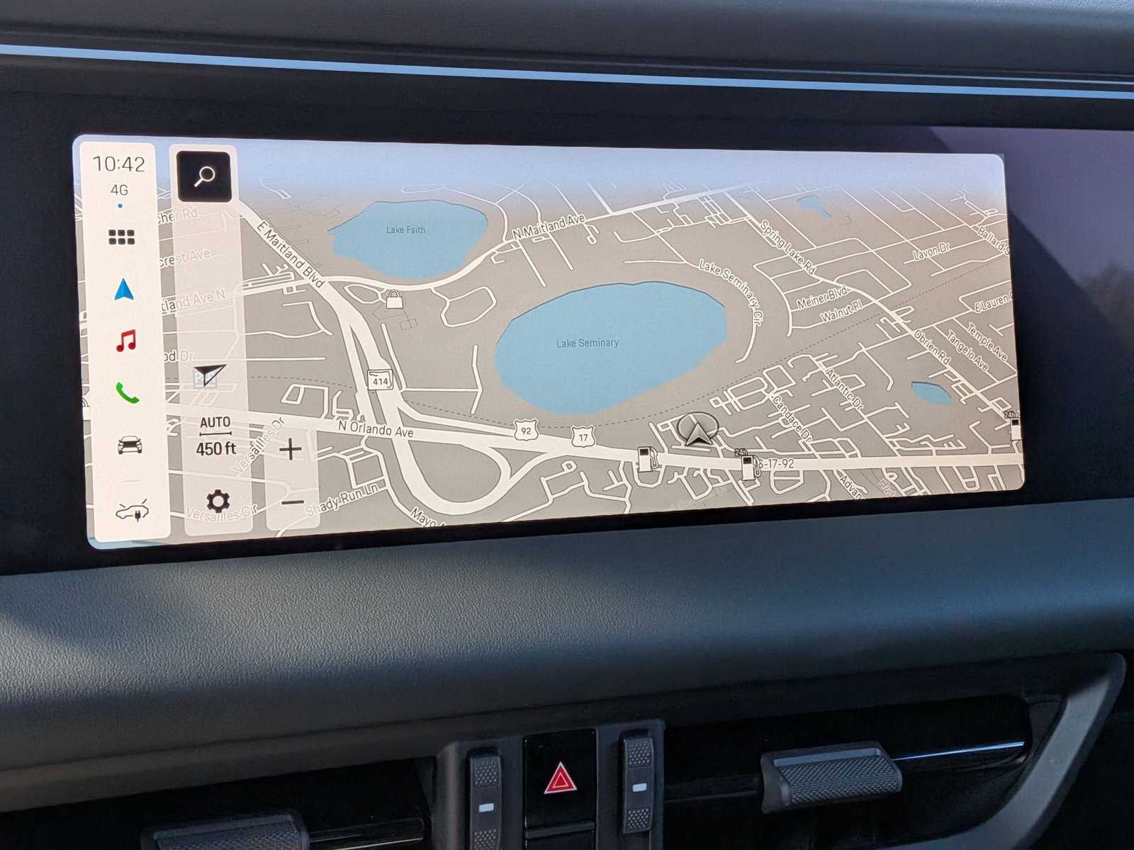 New 2025 Porsche Macan Turbo Electric AWD/4WD image 18