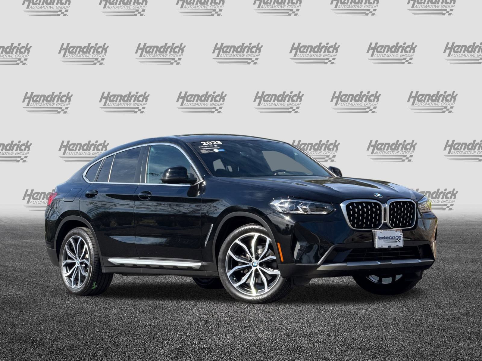 Certified 2023 BMW X4 xDrive30i w/ Premium Package image 2